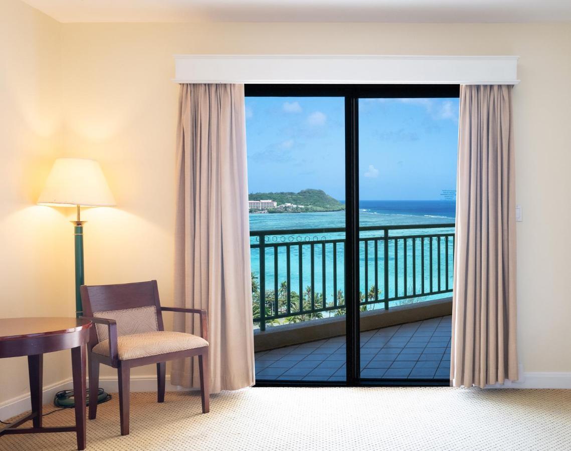 Holiday Resort & Spa Guam Tumon Extérieur photo